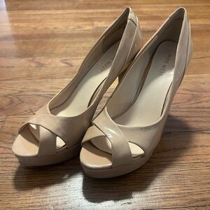 2010s Nine West Beige Crisscross Peep Toe Heels